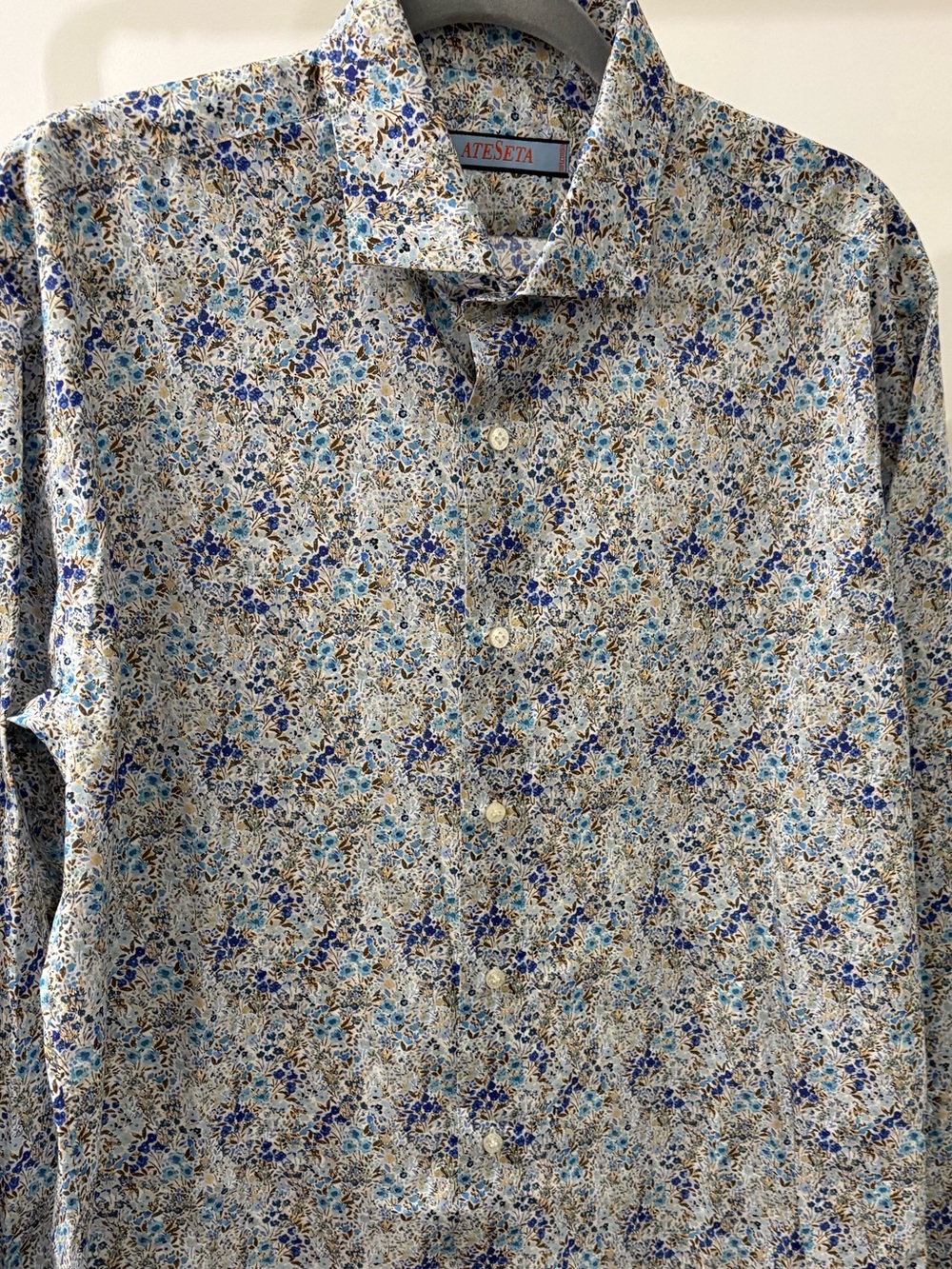 Ateseta Blue Floral Long Sleeve Men's Button-Up Shirt